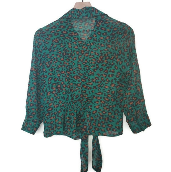 4/$25Green Tie Knot Sheer Cheetah Print Blouse Med - Picture 2 of 3